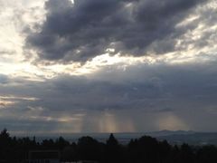 Wolken dominieren weiterhin